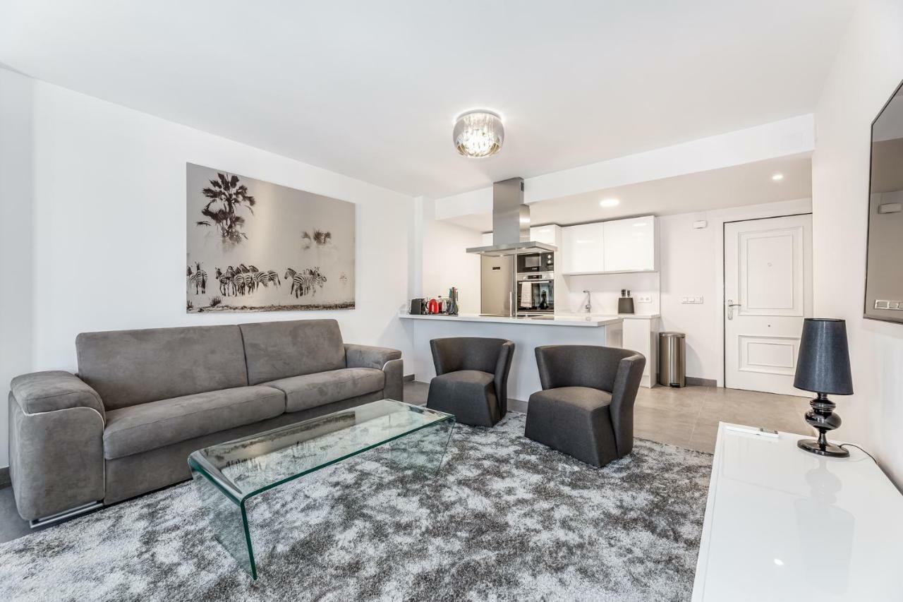 By Riva - Luxurious, Exclusive 2 Bedroom Apt Inside Puerto Banus Марбелья Экстерьер фото